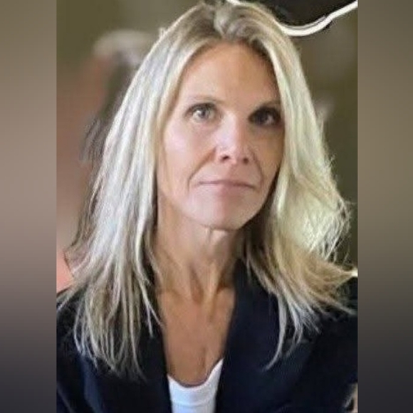 Meet your Posher, Rebecca - Picture 1 of 1